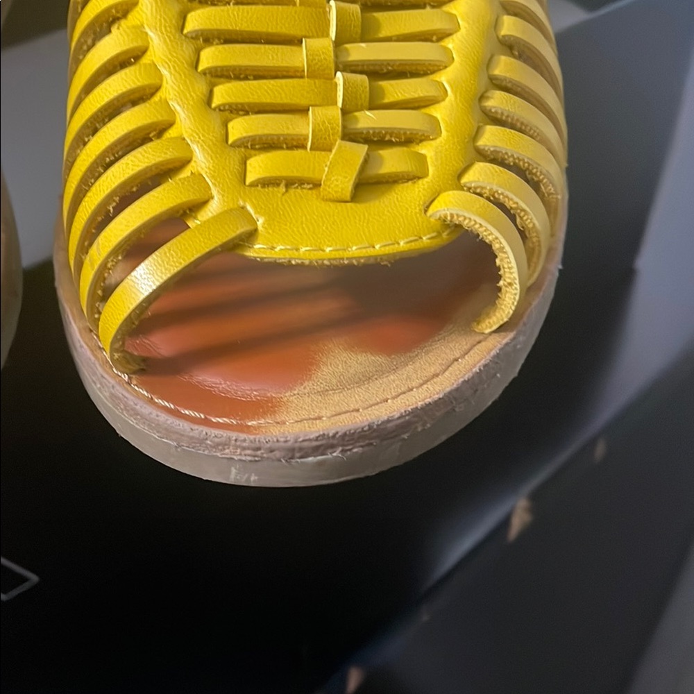MIA Yellow Woven Sandals for Summer - Picture 4 of 6